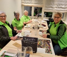 Anja-Eberl-rechts-ist-nun-in-der-Frauenriege