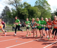 Start des 1000m-Laufs mit einigen Bazenheidern