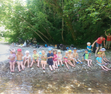 Die ganze Schar am kühlen Nass