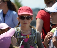 Sonnenbrille und Sonnencreme