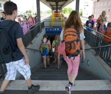 In Uzwil am Bahnhof auf das Posti umsteigen