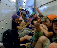 Der Zug bis an die Grenze gefüllt!