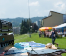 Den ganzen Tag über wird Musik gespielt