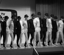 Achwarz-weiss-Reigen: Die Aktivriege Mixed Ü30