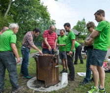 Man wartet auf das Mittagessen