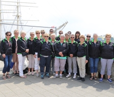 Die Gruppe im Vereins-Look