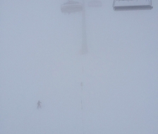 Unter den Wolken siehts eher düster aus