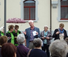 Christoph Häne begrüsst die Anwesenden