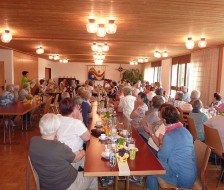 Eine grosse Frauenschar