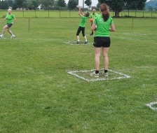 Der Rugbyball kommt schnell!