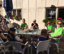 Es werden Gipfeli und Brötli serviert