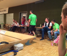Gleich startet das Unihockeyspiel