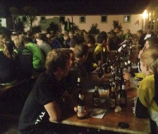 Gebannt hört man dem Präsidenten des TV Bazenheid zu