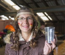 Jeder hat einen angeschriebenen Becher