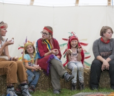 Die gesellige Runde im Tipi