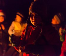 Das Feuer gibt schön warm