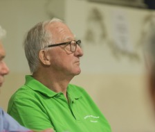 Man wartet gespannt auf die Versamlung