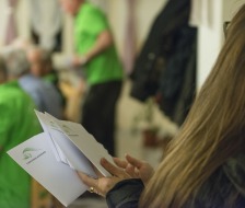 Sybille kam noch vorbei und verteilte die HV-Einladungen persönlich