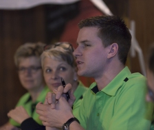 Roman leitet durch die HV