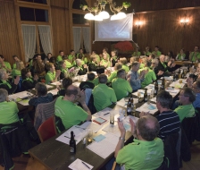 Der Saal ist gut gefüllt!