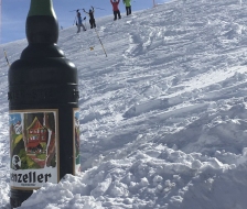 Da steht ja 'ne Flasche!