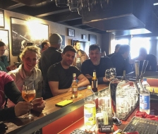 Am Abend lockt die Bar