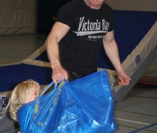 Die IKEA-Taschen spielen eine grosse Rolle