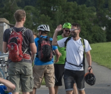 Auch die Velofahrer sind da
