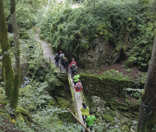 Auf dem Weg in die Höhle