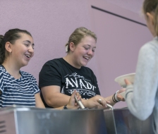 Die beiden haben gute Laune