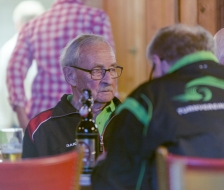 Hans direkt vor dem Kücheneingang